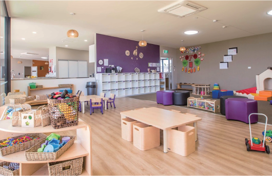 太陽光・蛍光灯・LEDなどの紫外線を吸収することで強い光触媒作用を発揮。